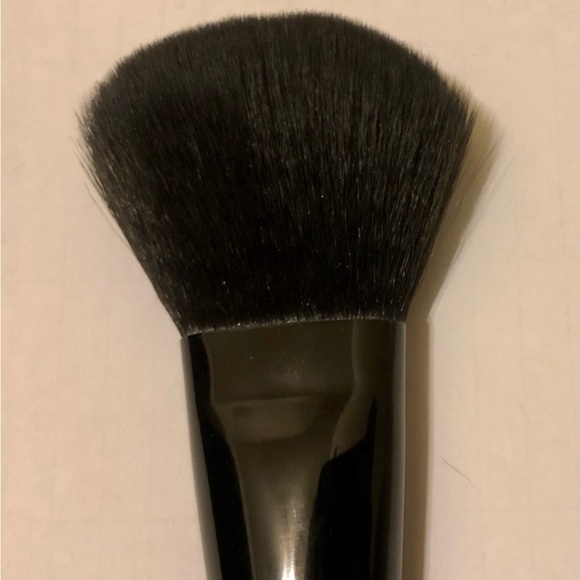 Chanel - Picture 2 of 4